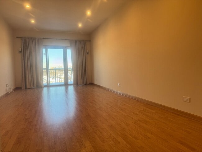 Photo - 2919 N Harlem Ave Unit 510
