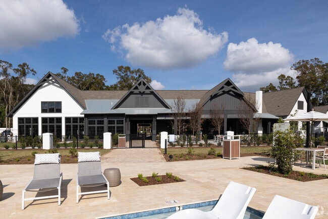 Clubhouse Exterior - The Portier Midtown