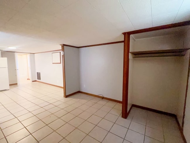 Photo - 824 E Jane St