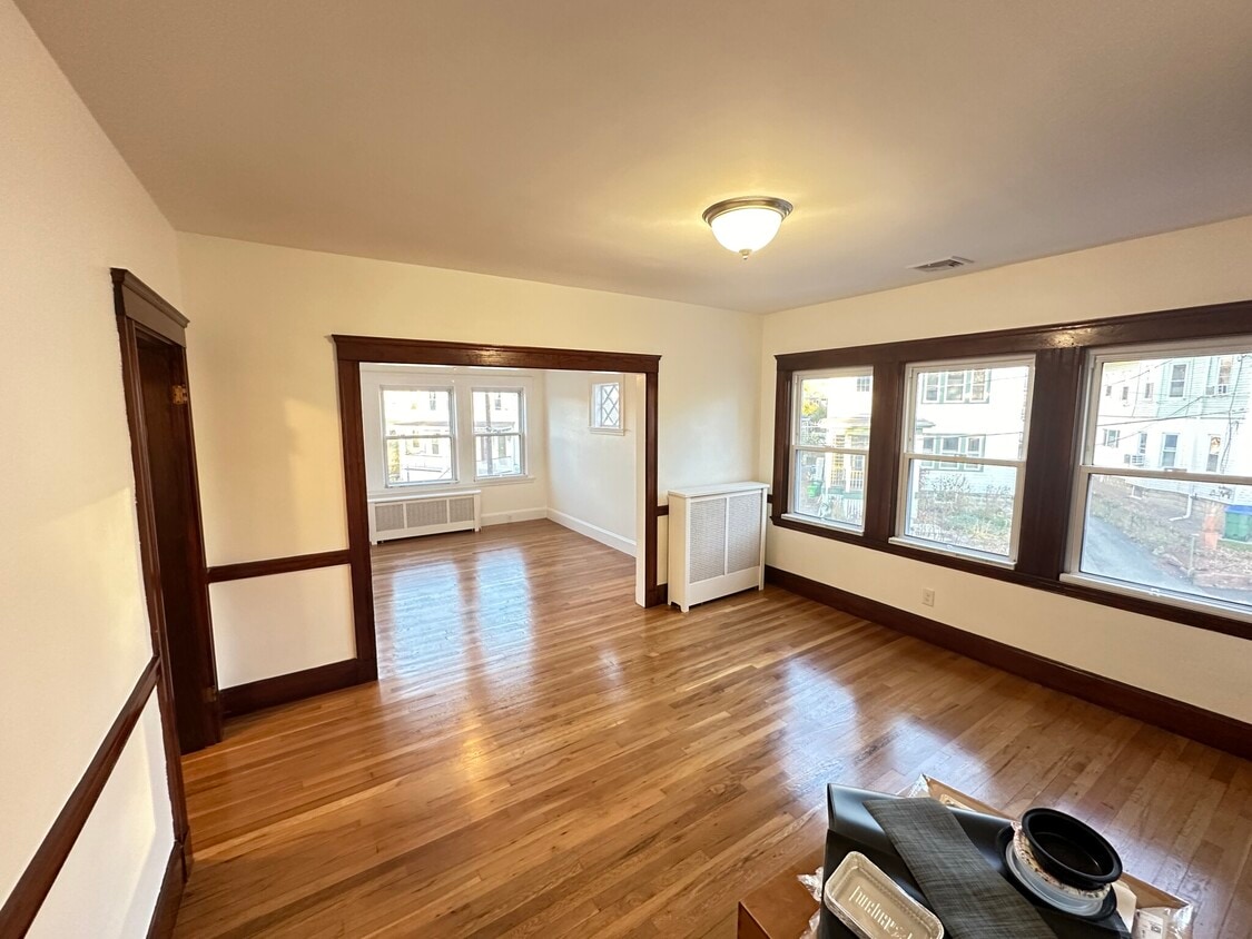Photo - 17 Dwyer Cir (Medford, MA)