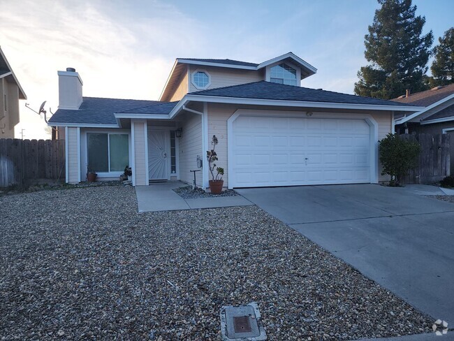 Building Photo - 3 Bedroom 2 Bath in HOA Community with Com... Rental