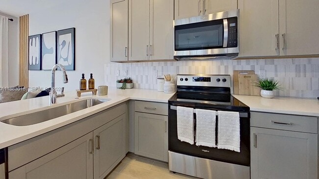 Photo - 17132 SW 2nd Cir