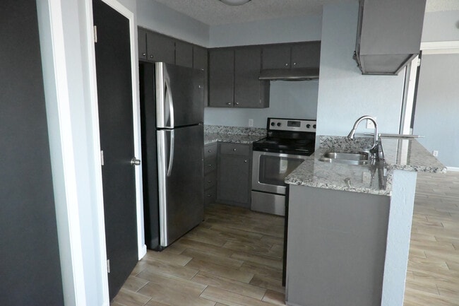 Building Photo - 608 S Broadway St Unit Greenhill Apartment