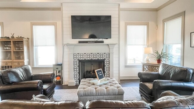 Photo - 1633 E Hatton St