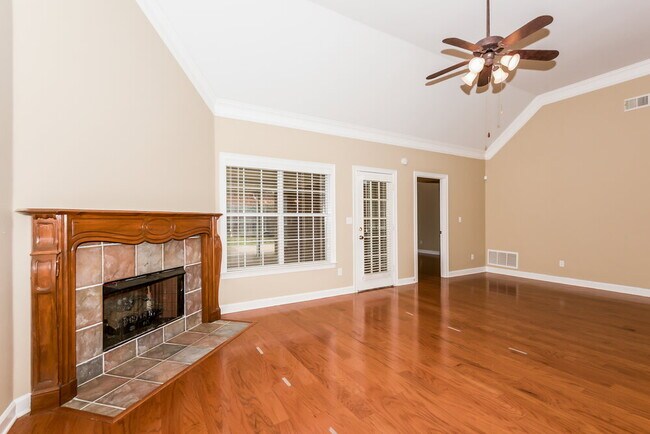 Photo - 2722 Nelle Ln