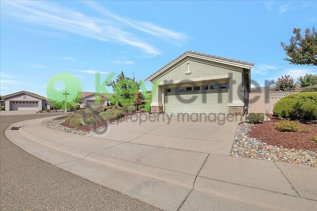 2532 Woodacre Ln