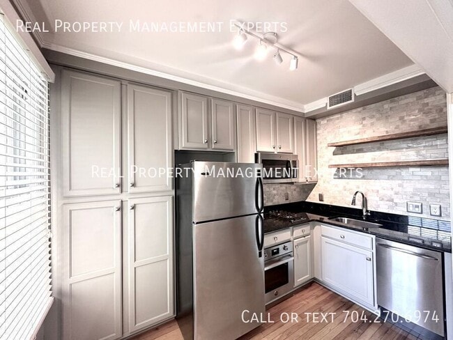 Photo - 712 Louise Ave