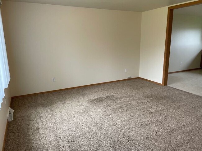 Photo - 702 Steven Ave