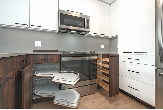 36" deep pantry - 3100 N Lake Shore Dr Unit 805 The Darien