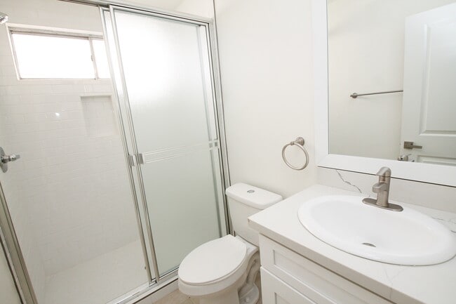 Photo - 9319 Alcott St