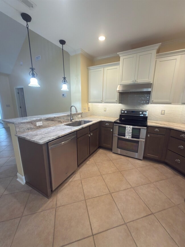 Photo - 715 Botany Loop