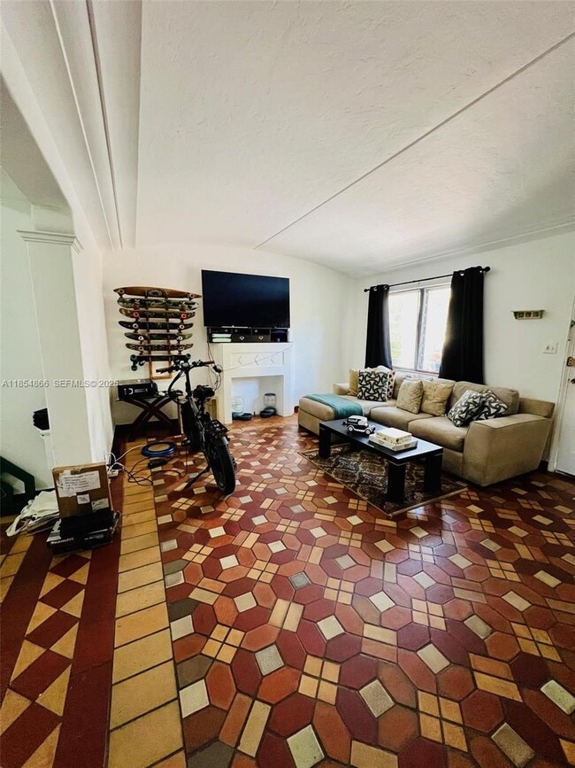 Photo - 2830 Pine Tree Dr Unit 2