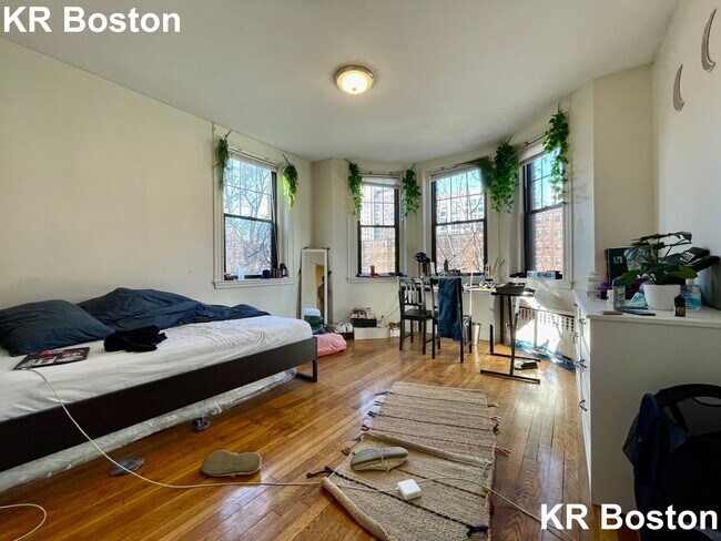 Photo - 51 Queensberry St Unit 2