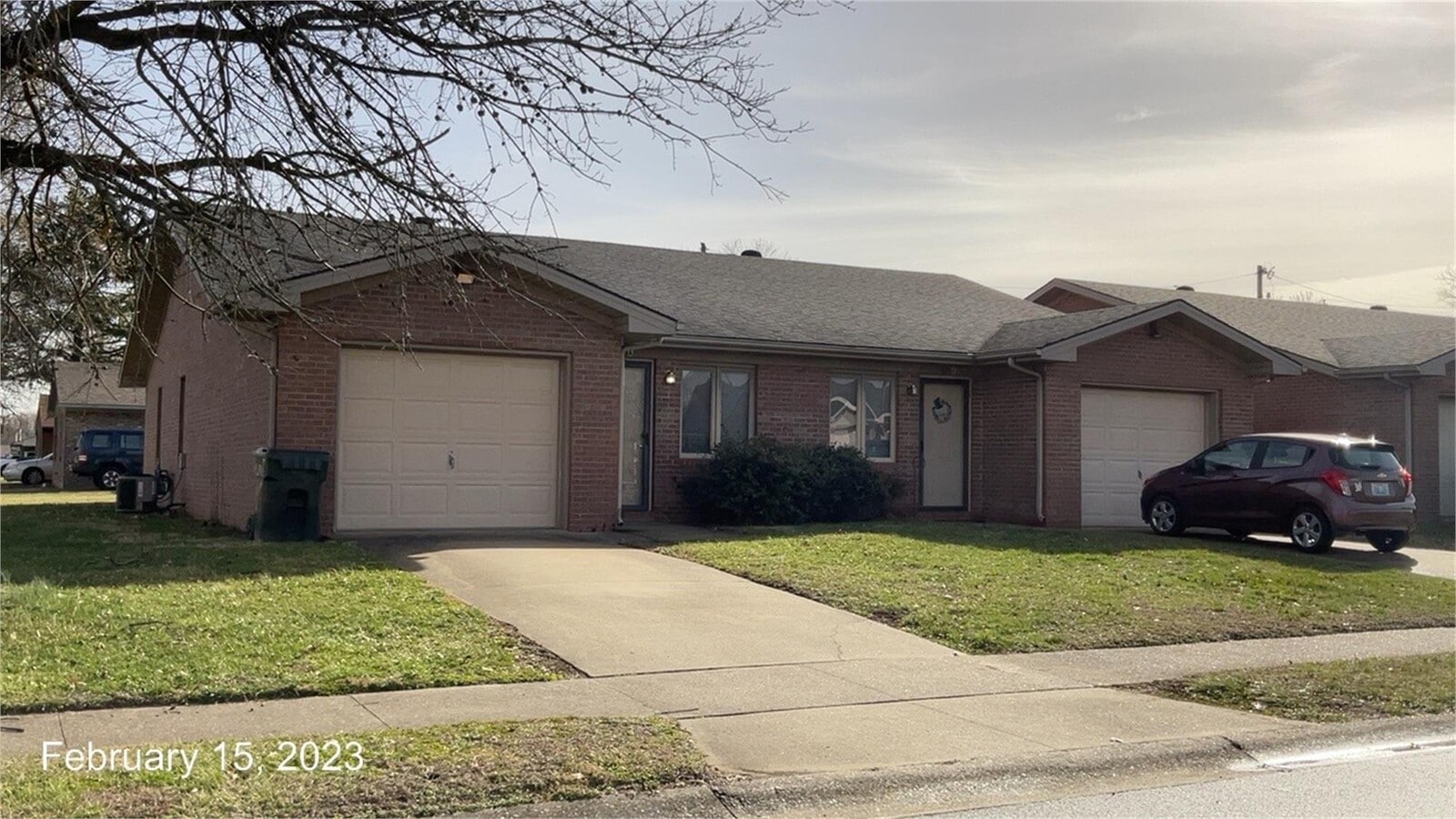 Photo - 325 Martin Way