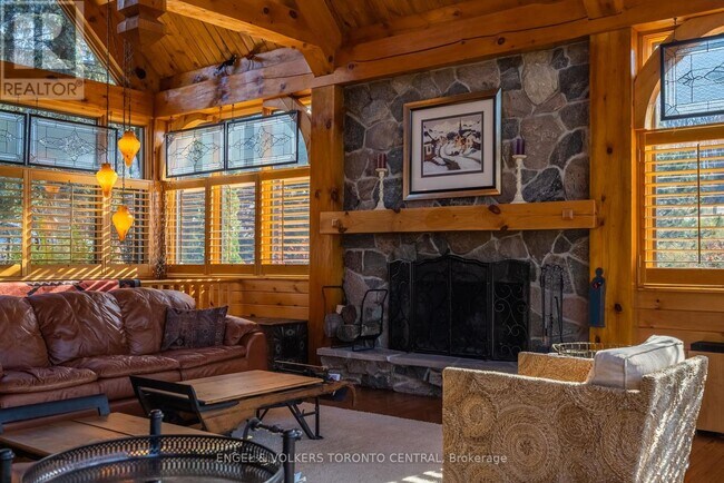 Photo - 11 Valleycrest Dr