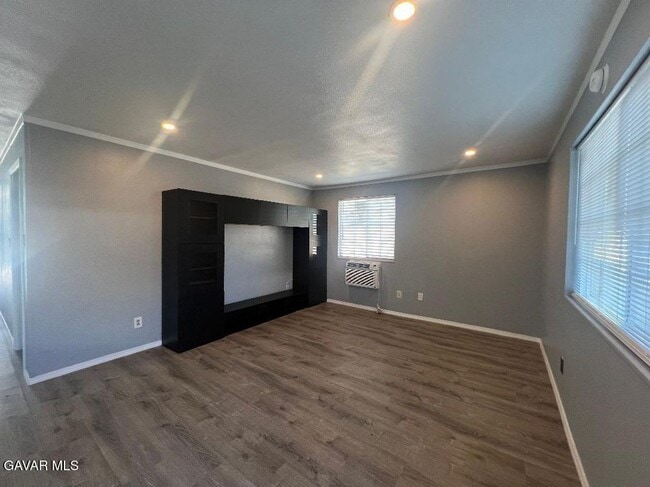 Photo - 43119 7th St