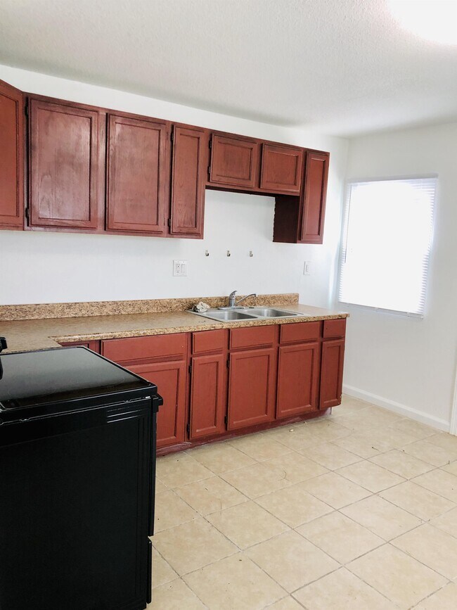 Photo - 3400 Victoria Dr