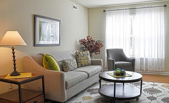 Photo - Wendwood Square Apartments