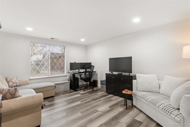 Photo - 87 Birchwood Rd