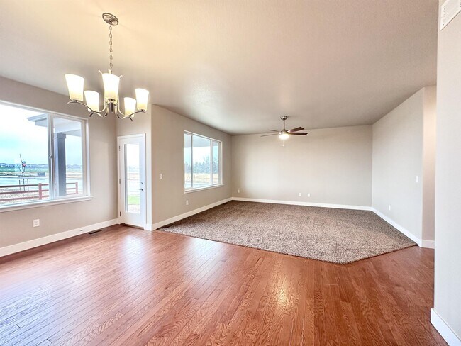 Photo - 2260 Graceful St