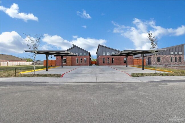 Photo - 15 E 8th St Unit 4