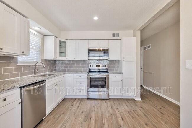 Photo - 1606-1606 SW Sunset St Unit 1604