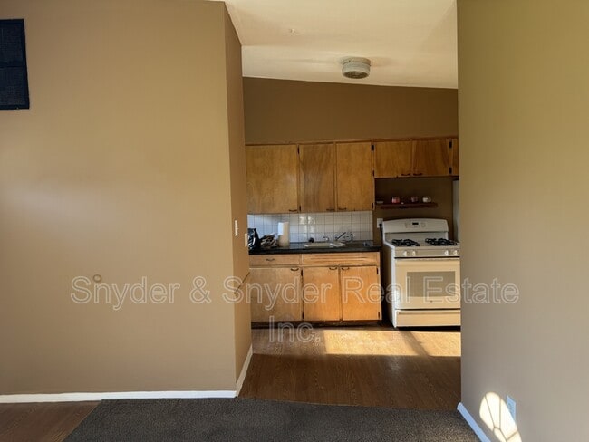 Photo - 2350 Newton St