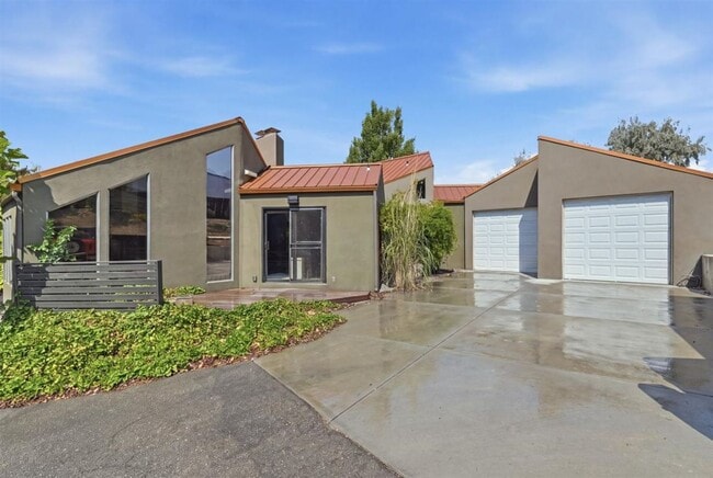Photo - 2944 Starview Dr