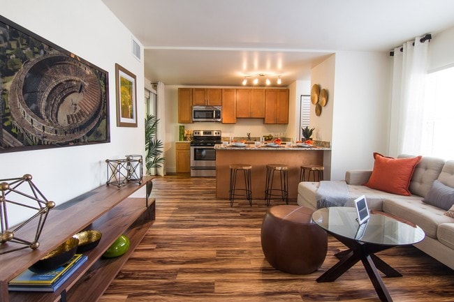 Photo - Innovo Living On Waters