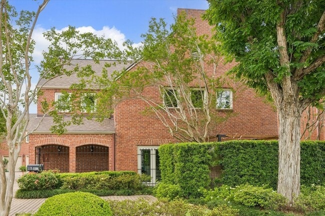 Building Photo - 6013 Inwood Dr Unit A