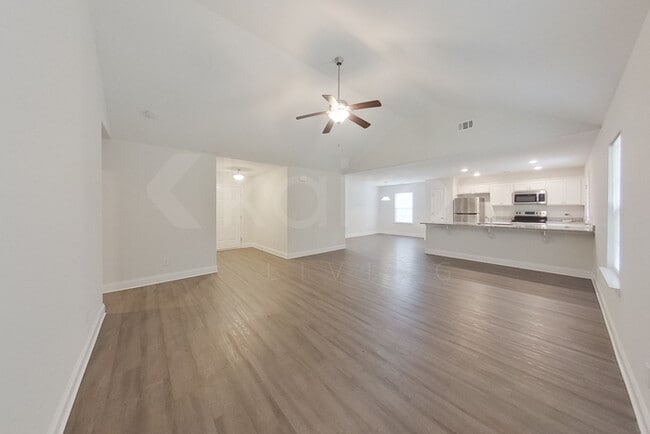 Photo - 231 Western Red Cedar Dr