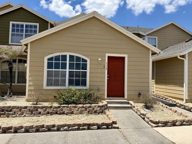 Building Photo - Cozy 1-Bedroom in Davenport – Utilities Included | $1,100/mo Unit B