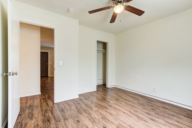 Photo - "The Belle Grove" One Bedroom Apartments (...