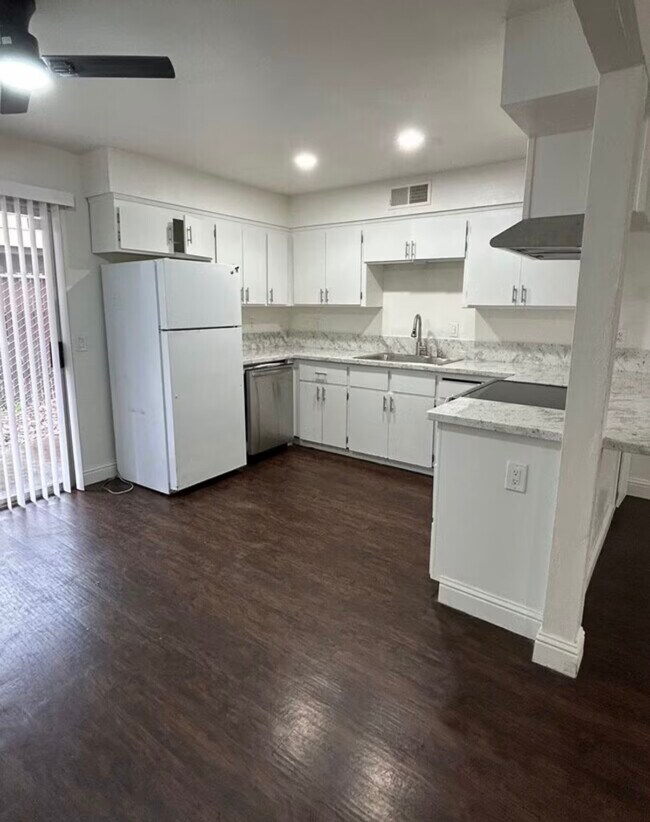 Photo - 12 Klondike Ct Unit B