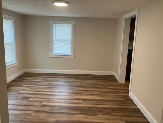 821 Dubois Rd