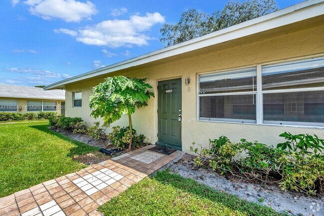 Building Photo - 6897 SW 7th St Rental