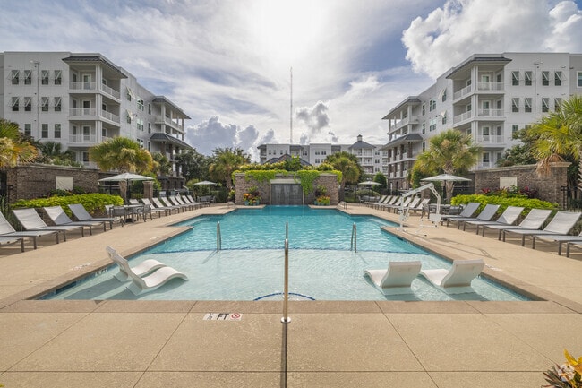 Piscina - Bridgeside at Patriots Point Apartamentos
