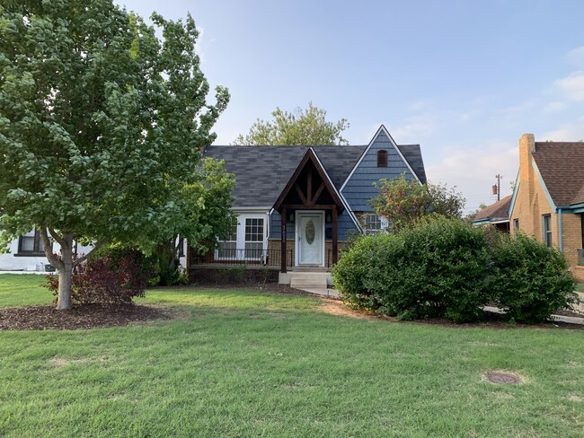 Amazing curb appeal - 3425 NW 21st St House