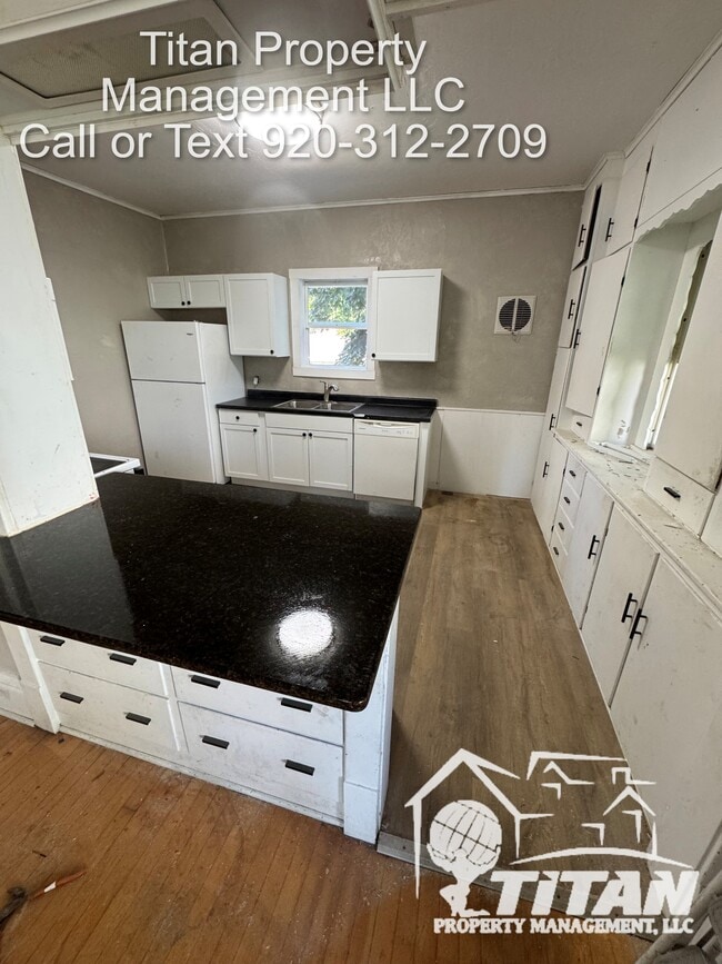 Photo - 712 Merritt Ave