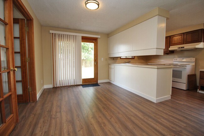 Photo - Delightful, Well-Maintained and Freshly Up...