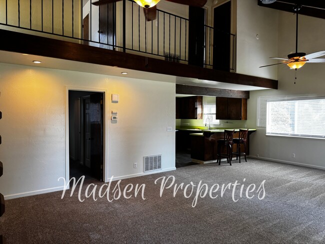 Photo - 2394 Campbell St