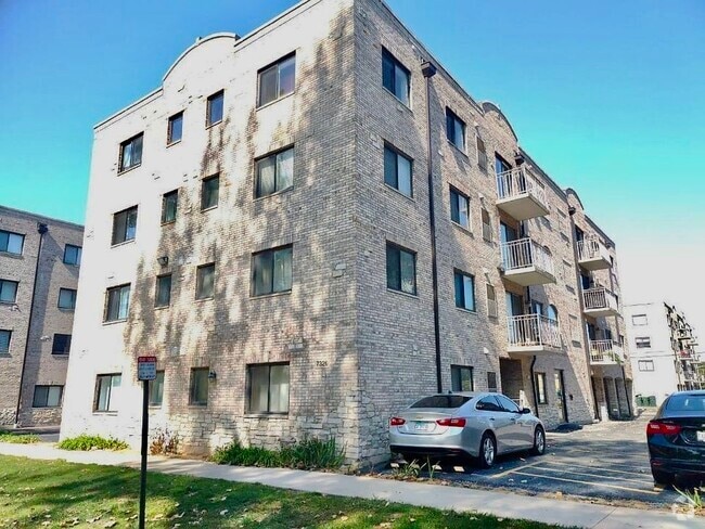 Building Photo - 7326 40th St Unit 4D Rental