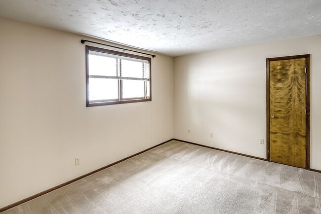 Building Photo - 1-Bed and 1-Bath Apartment Available! Unit 6640-9