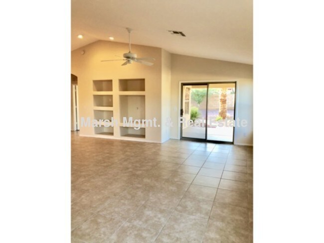 Photo - Very nice 3 bedroom home with a den in Pow...