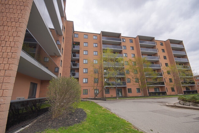 Building Photo - Multiple Parking Spots Available, 2-bedroom Rental Unit 602