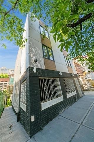 Photo - 195 Bay St Condo Unit 1