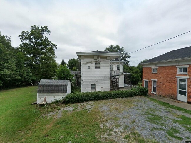 Building Photo - 497 Norwood Rd Unit 2