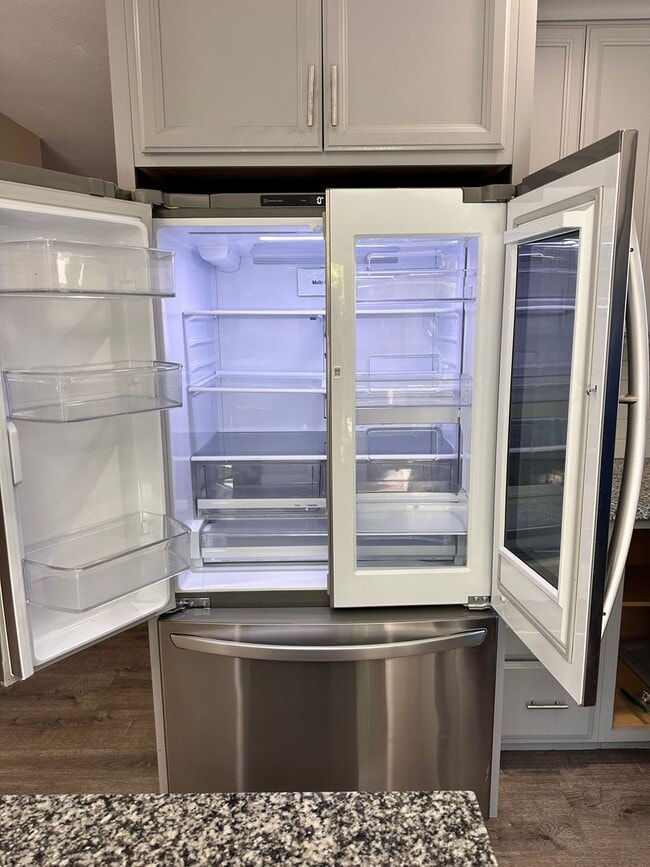 Photo - 6 bedroom/ 2.5 bath in Rohnert Park