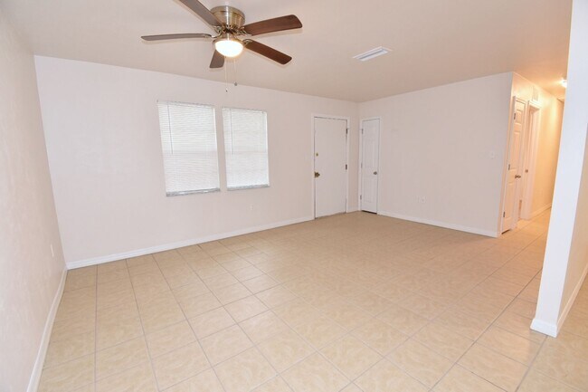 2035 NW 33rd Ave