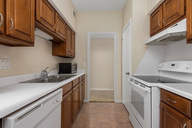 Photo - 2400 N Braeswood Blvd Unit 220